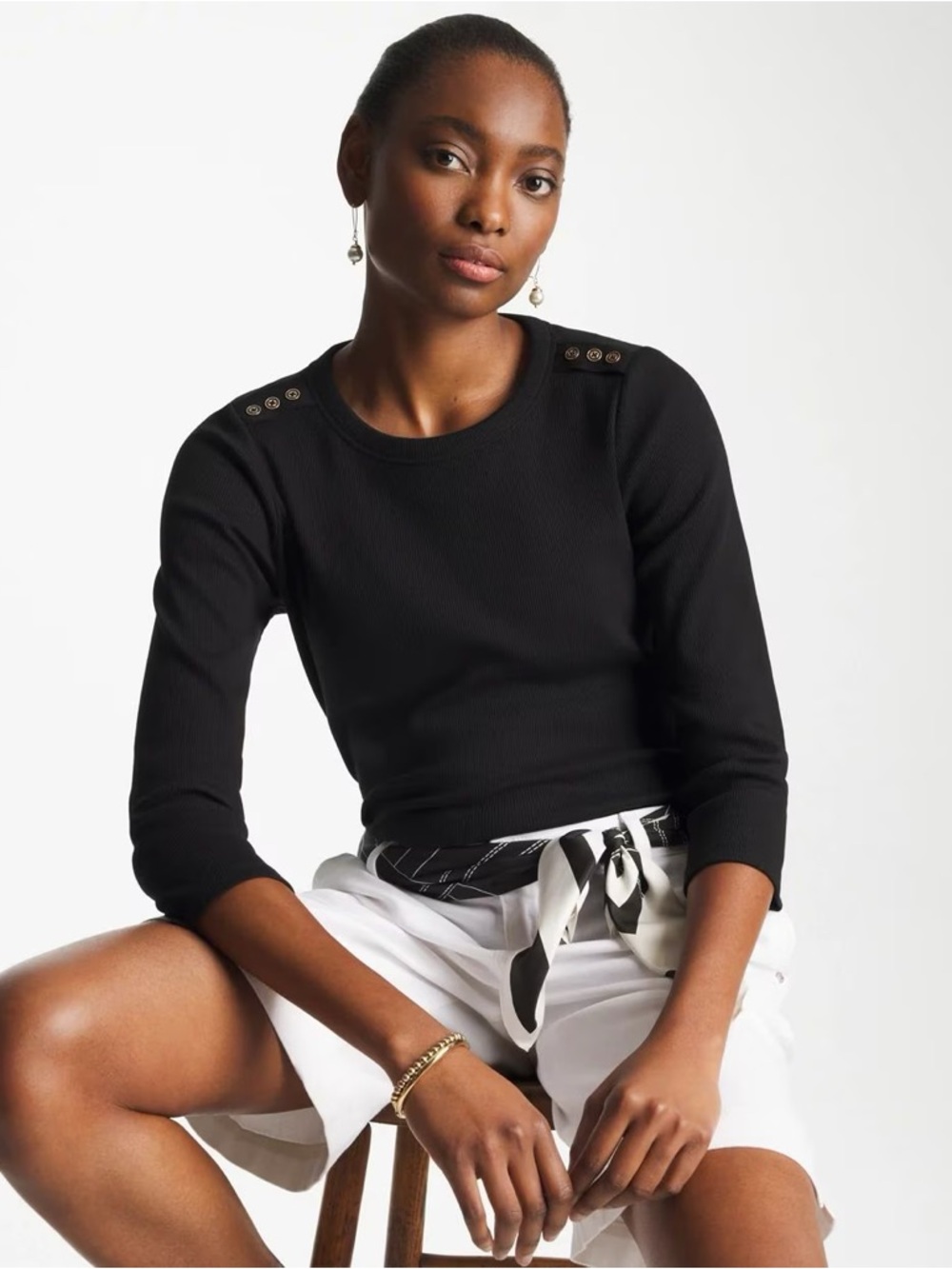 CHICO’S NWT 1 Ribbed Button Crewneck Tee in Black M 2026 Current Spring Line